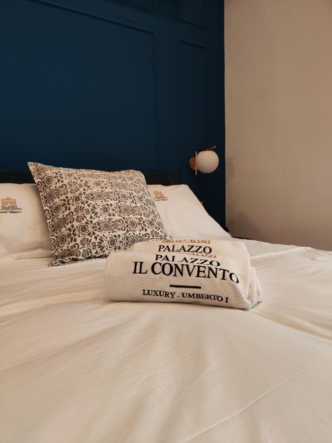 לינה וארוחת בוקר נאפולי Palazzo Il Convento Luxury Umberto I מראה חיצוני תמונה