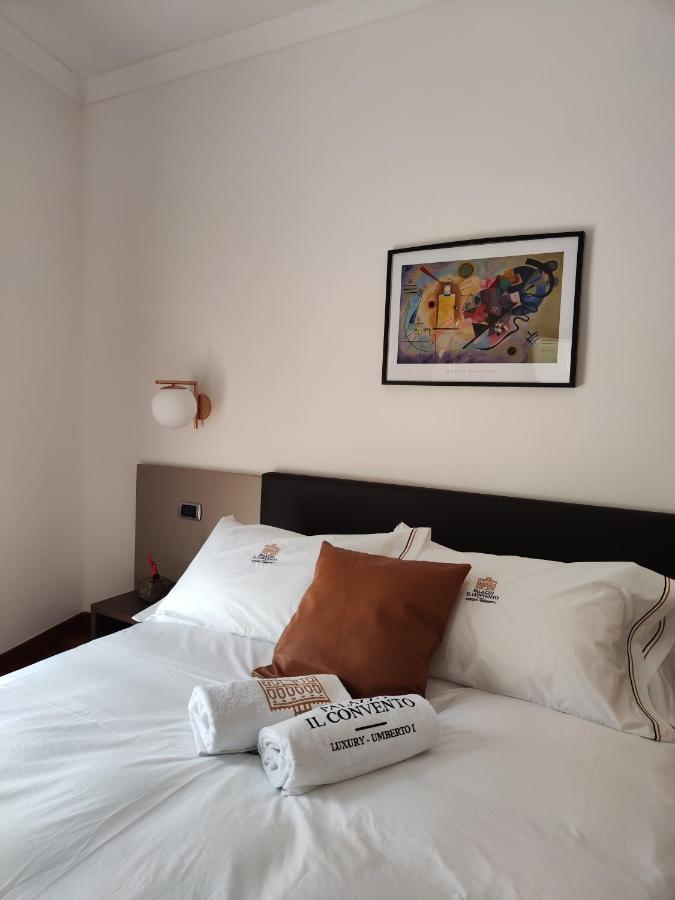 לינה וארוחת בוקר נאפולי Palazzo Il Convento Luxury Umberto I מראה חיצוני תמונה