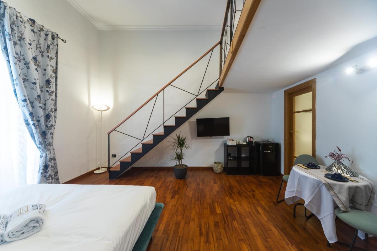 לינה וארוחת בוקר נאפולי Palazzo Il Convento Luxury Umberto I מראה חיצוני תמונה