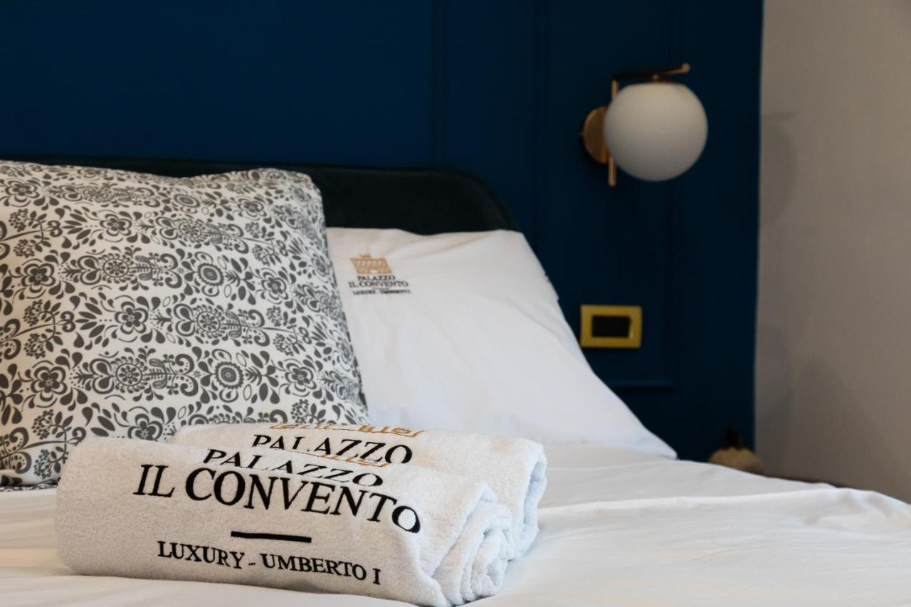 לינה וארוחת בוקר נאפולי Palazzo Il Convento Luxury Umberto I מראה חיצוני תמונה